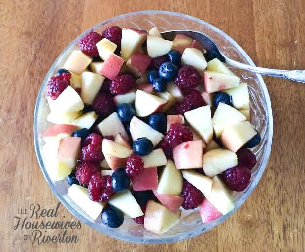 4th of July Fruit Salad from The Housewives of Riverton | www.housewivesofriverton.com