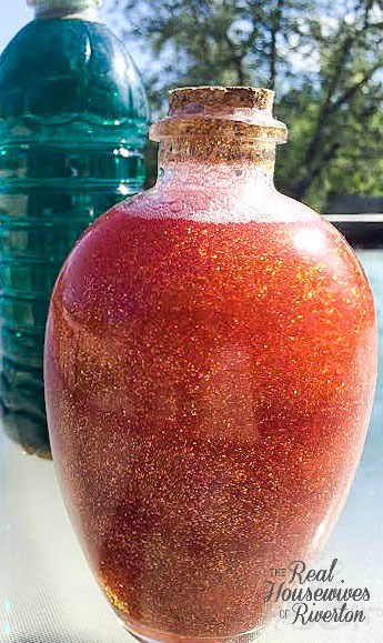 Glitter Potions Bottles from The Housewives of Riverton | www.housewivesofriverton.com