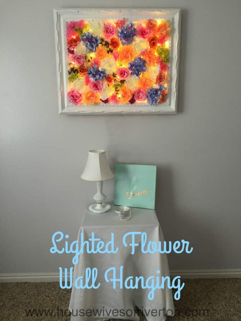 Lighted Flower Wall Hanging | www.housewivesofriverton.com