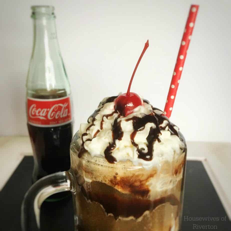 Our Brown Cow Coca Cola Float will be one of the best ways you celebrate you summer! | www.housewivesofriverton.com