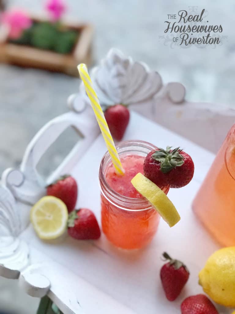 homemade strawberry lemonade recipe - housewivesofriverton.com