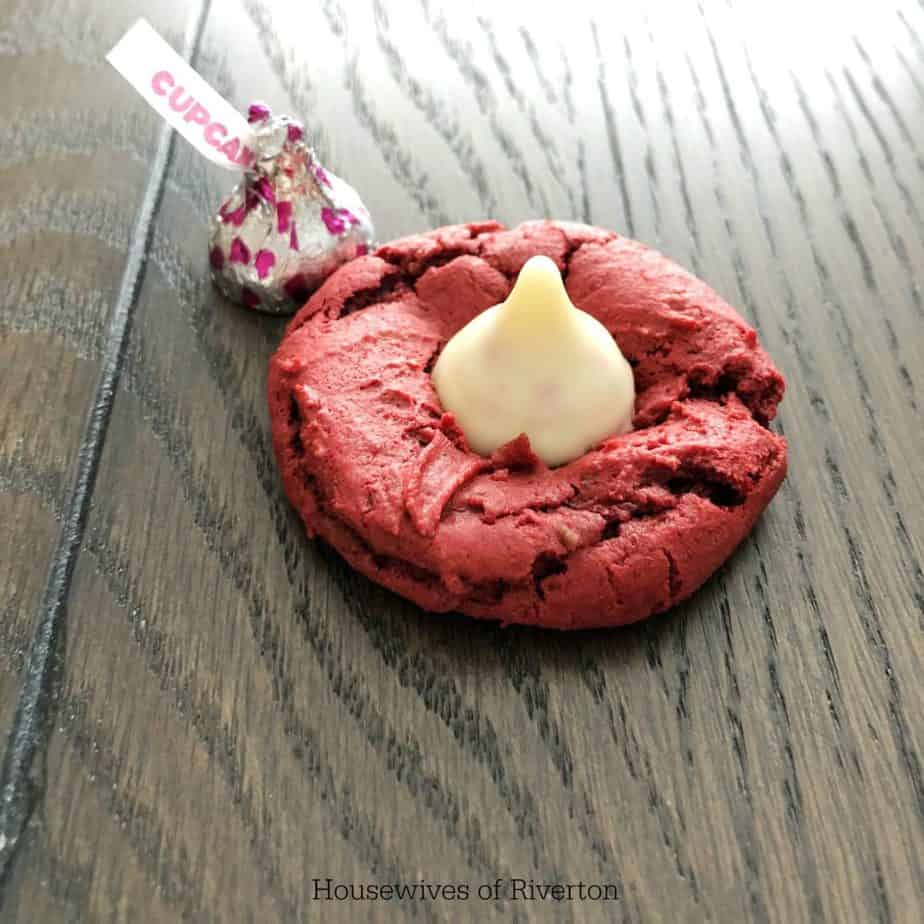 Red Velvet Blossom Cookies are an easy and delicious Valentine treat! | www.housewivesofriverton.com