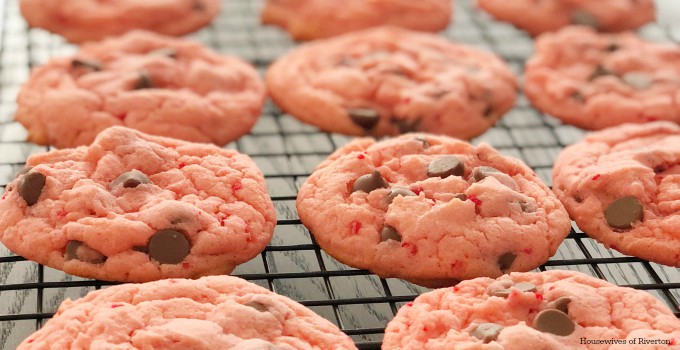 These Strawberry Chocolate Chip Cookies are so delicious and super easy because it comes from a cake mix!  They are sweet, delicious and will make a tasty neighbor gift to hand out for Valentine's Day! | www.housewivesofriverton.com