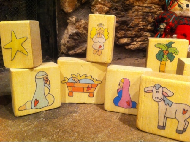 Kids Block Nativity | www.housewivesofriverton.com
