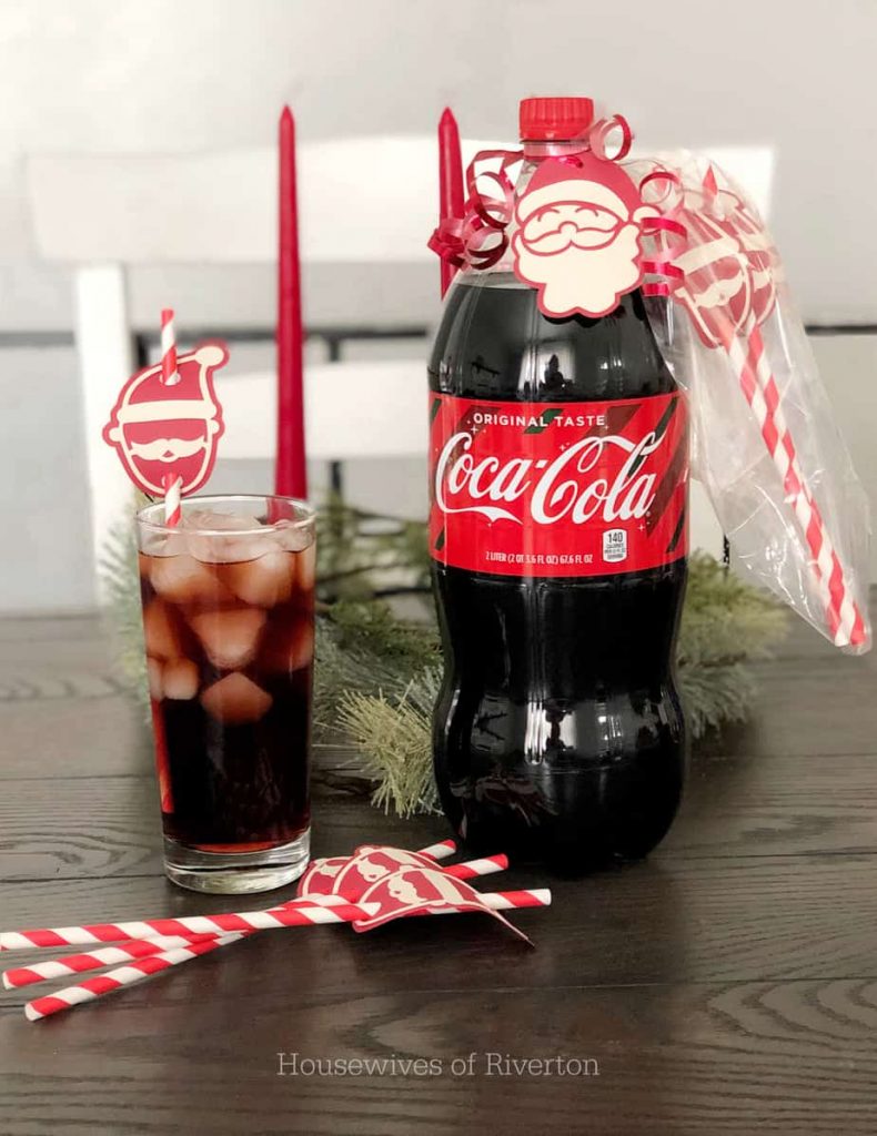 Gift Giving with Coca-Cola | www.housewivesofriverton.com