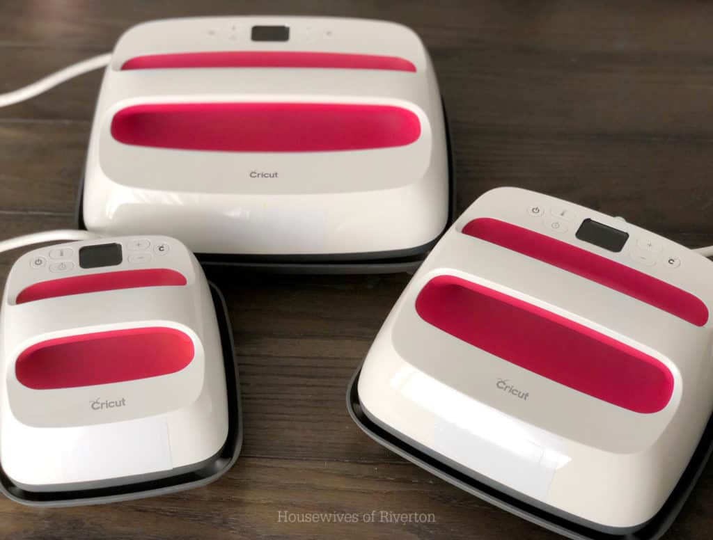 The 3 sizes of the Cricut EasyPress 2 | www.housewivesofriverton.com